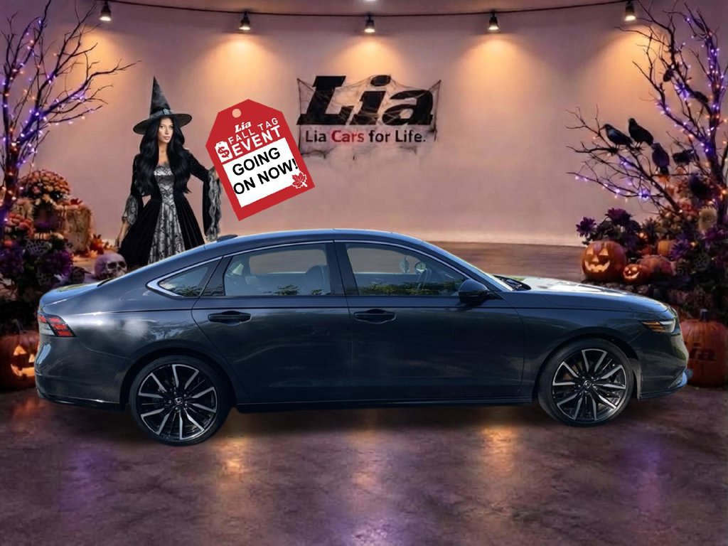 Used 2023 Honda Accord Touring image 2