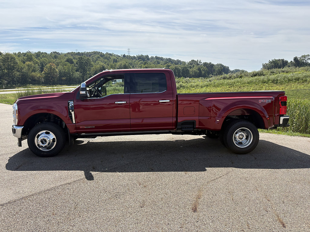 New 2026 Ford F350 King Ranch w/ Chrome Package AWD/4WD image 2