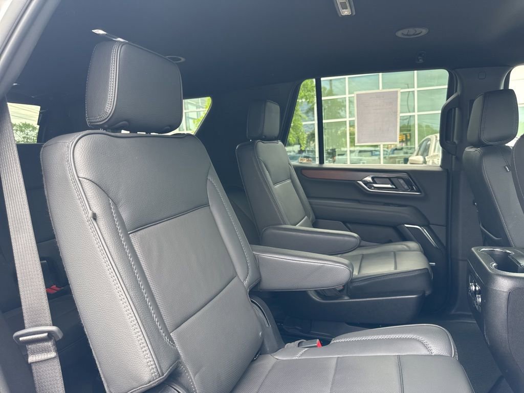 Used 2025 GMC Yukon Denali AWD/4WD image 26