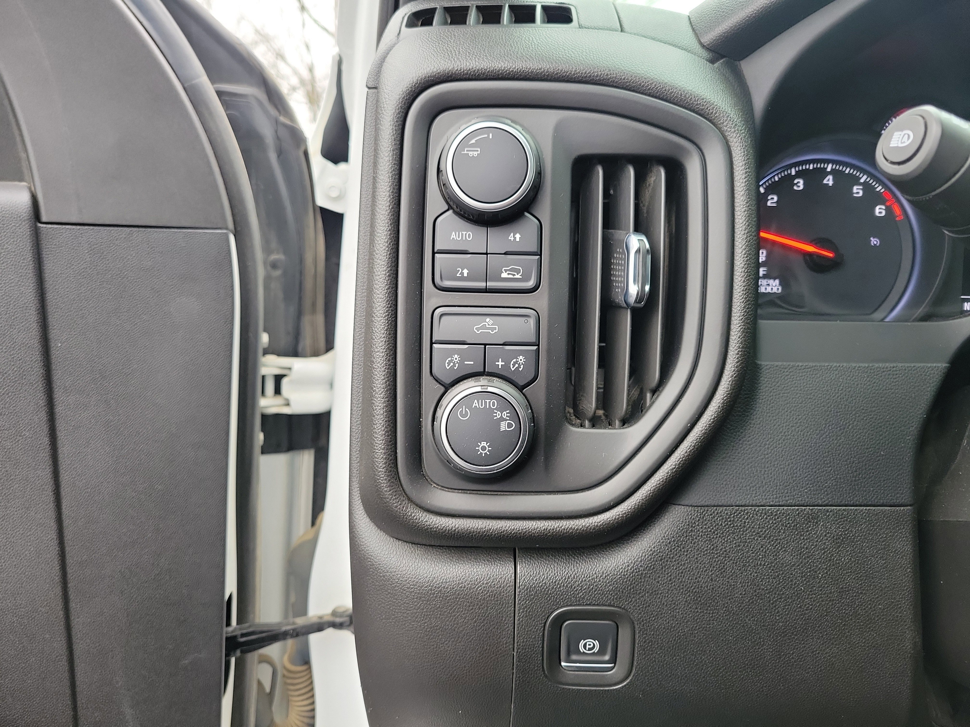 Used 2022 Chevrolet Silverado 1500 Custom image 20