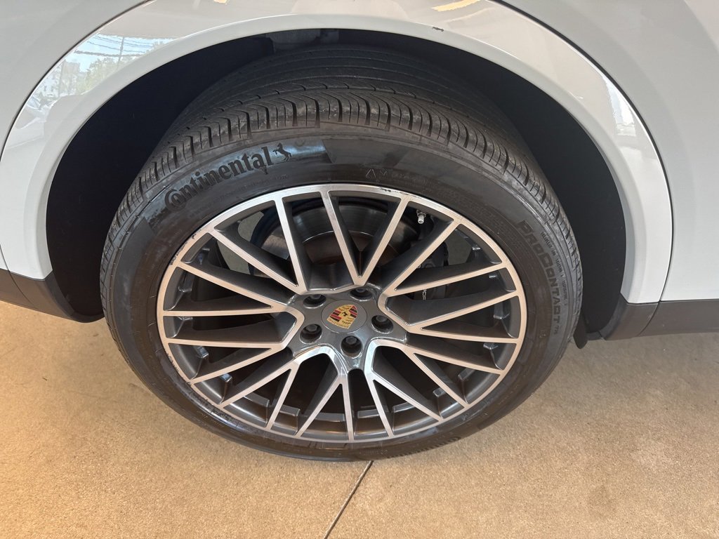 Used 2022 Porsche Cayenne Coupe image 18