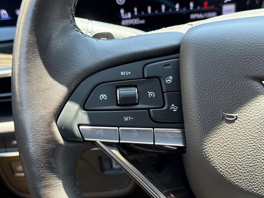 Used 2024 Cadillac Escalade ESV Premium Luxury AWD/4WD image 38