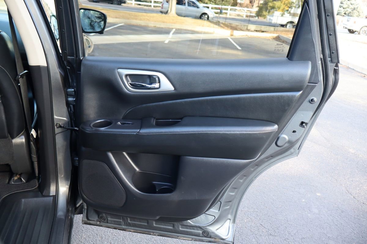 Used 2019 Nissan Pathfinder SL AWD/4WD image 27