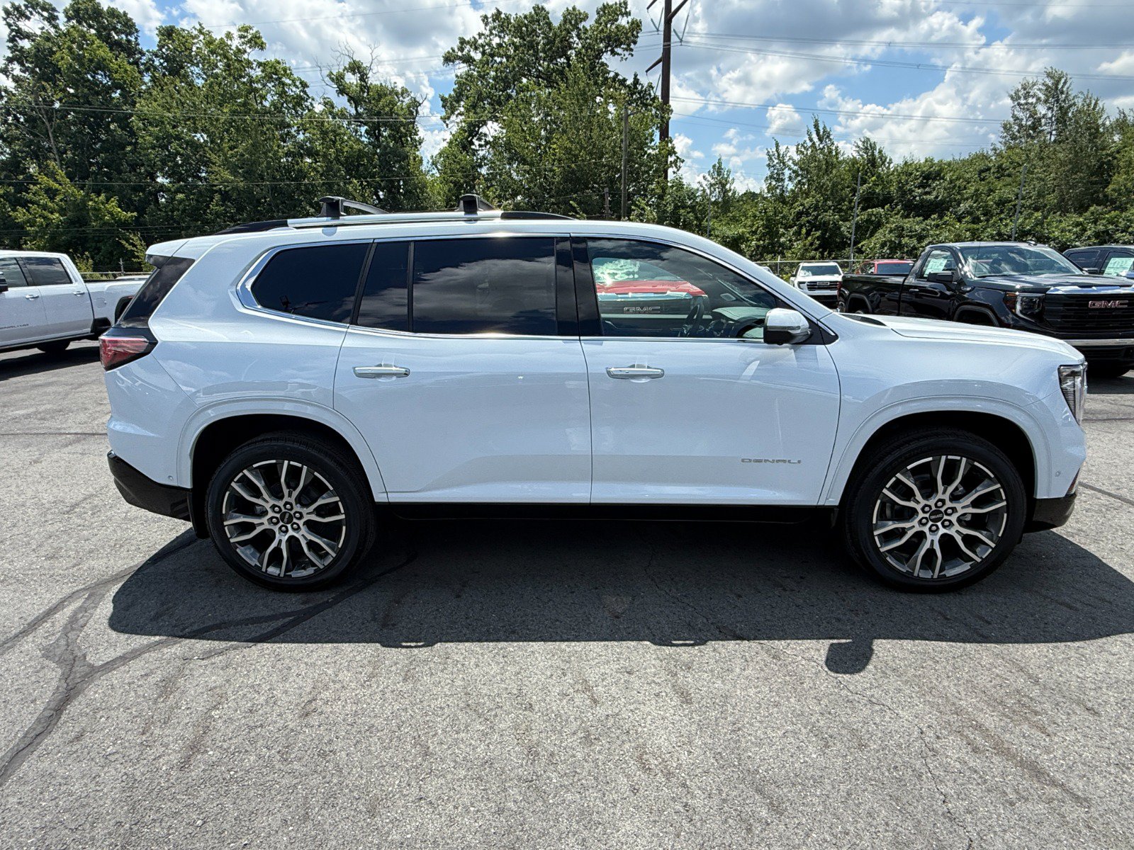 New 2026 GMC Acadia Denali Ultimate w/ LPO, Rugged Package AWD/4WD image 6