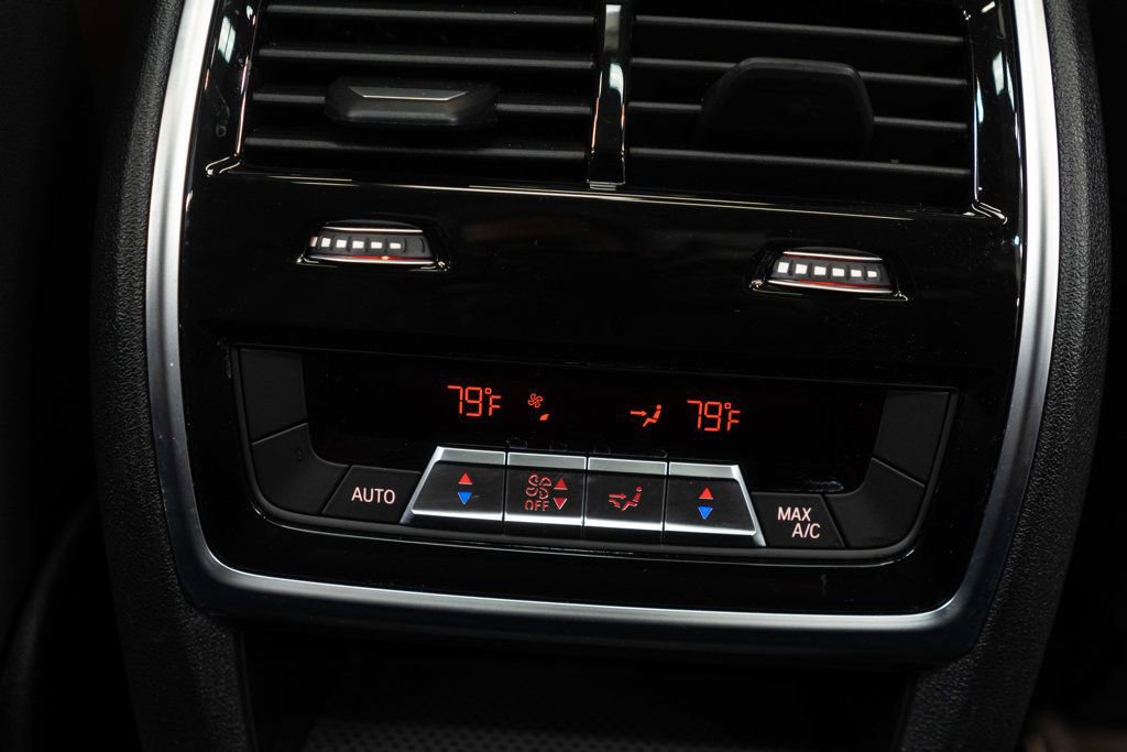 Used 2026 BMW X7 xDrive40i image 17