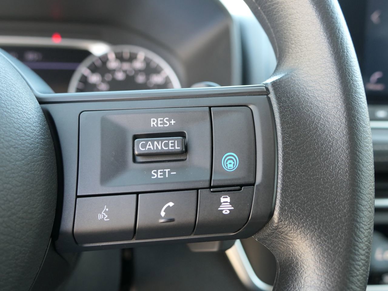 Used 2024 Nissan Rogue SV FWD image 16