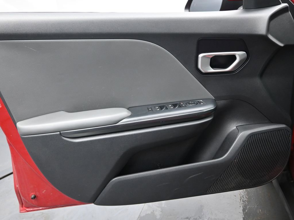 Used 2025 Kia K4 FWD image 25