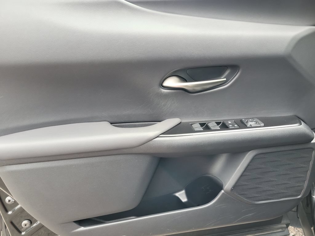 Used 2019 Lexus UX 250h AWD/4WD image 10