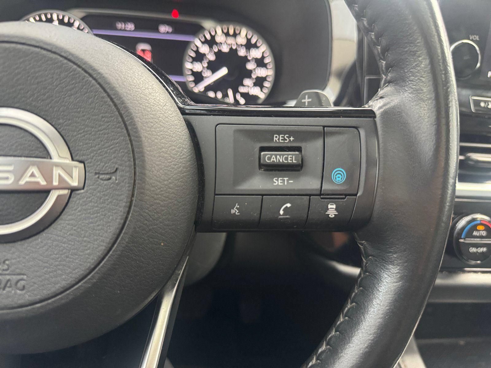Used 2022 Nissan Pathfinder SL w/ SL Premium Package FWD image 22