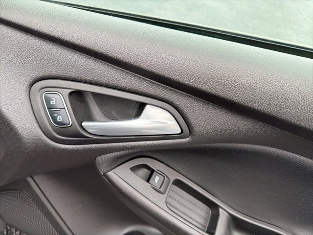 Used 2017 Ford Focus SE image 21