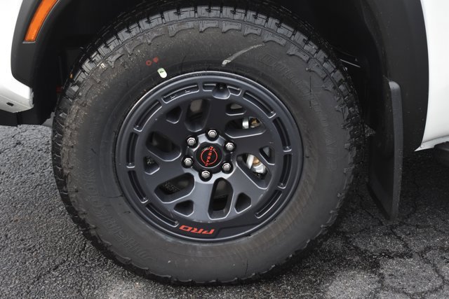 New 2026 Nissan Frontier PRO-4X w/ Pro-4x Convenience Package image 9