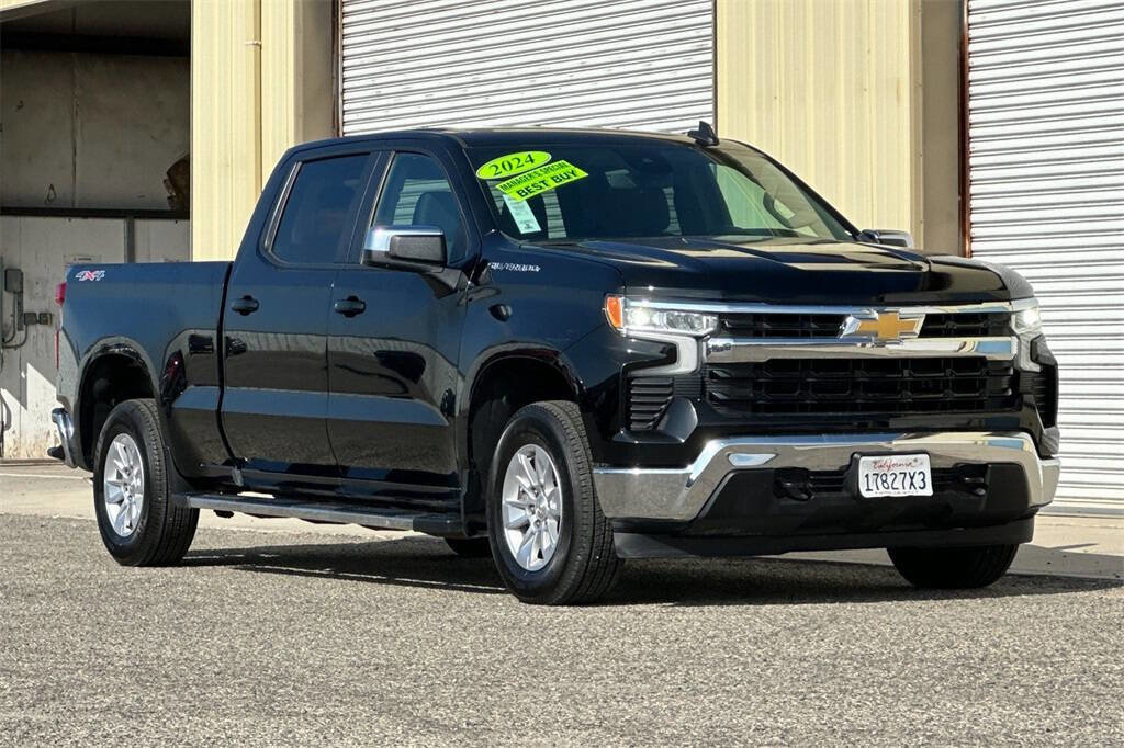 Used 2024 Chevrolet Silverado 1500 LT w/ Protection Package image 2