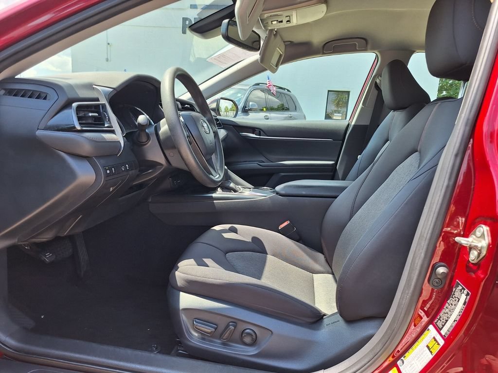 Used 2019 Toyota Camry LE w/ Convenience Package FWD image 13