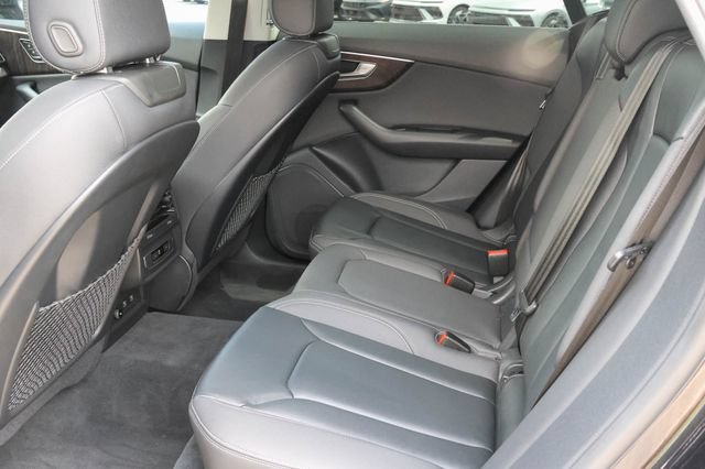 Used 2021 Audi Q8 Premium w/ Convenience Package AWD/4WD image 20