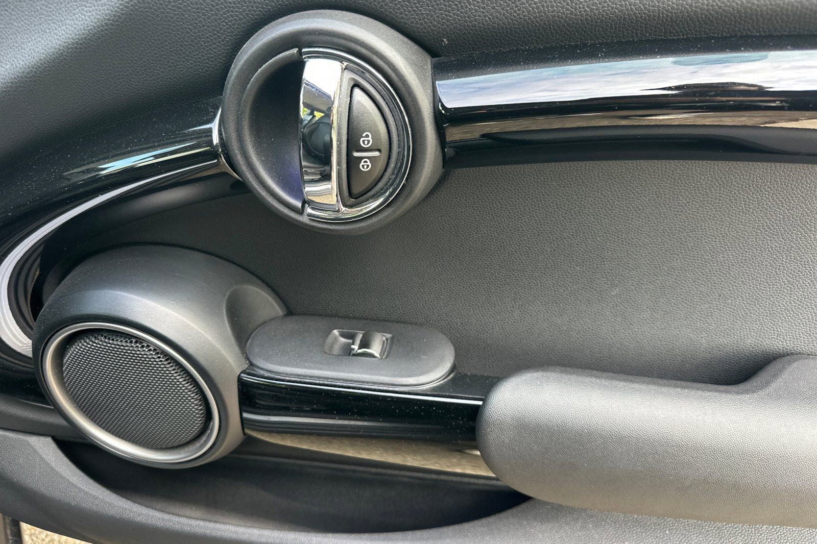 Used 2014 MINI Cooper S FWD image 21
