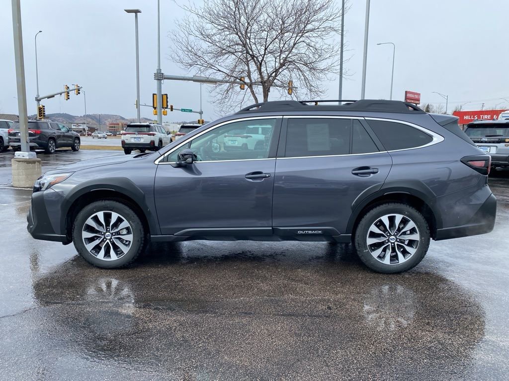 Used 2025 Subaru Outback Limited image 4