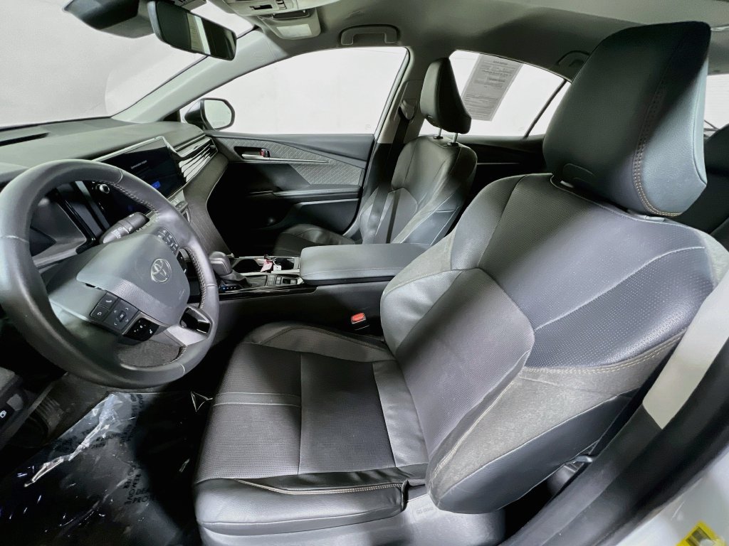 Certified 2025 Toyota Camry XLE FWD image 17