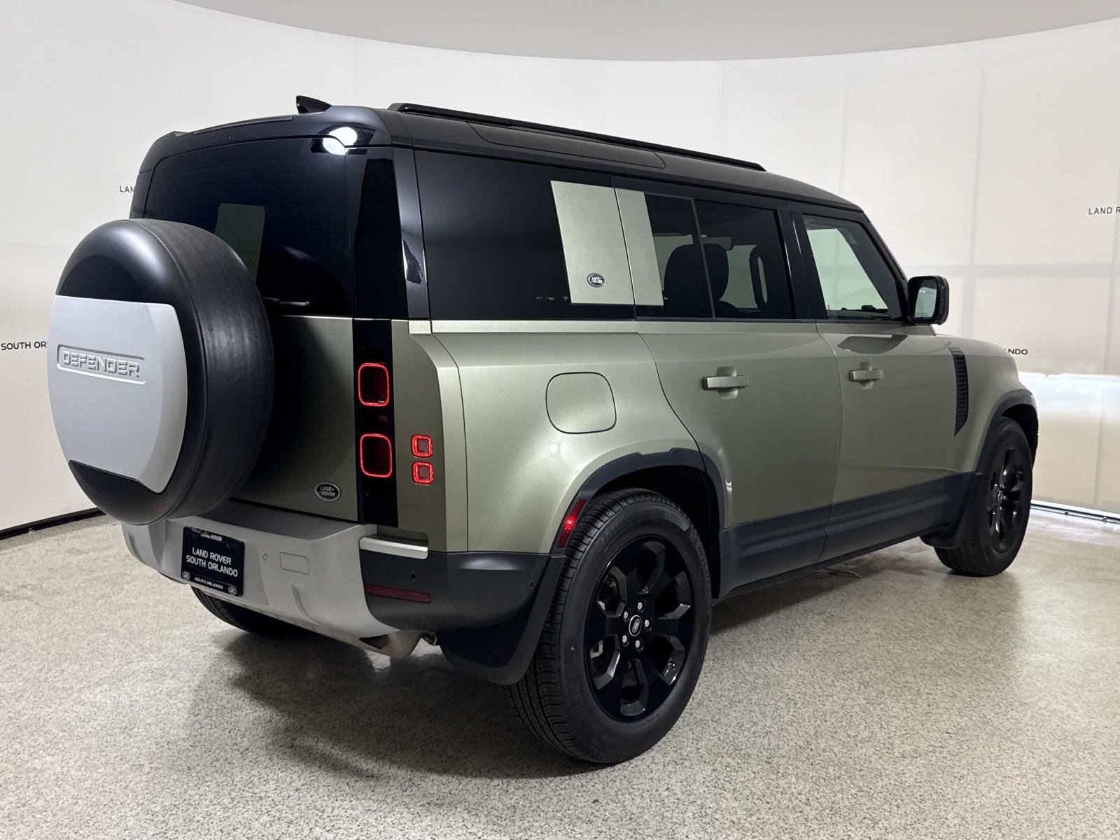Used 2020 Land Rover Defender 110 SE AWD/4WD image 5