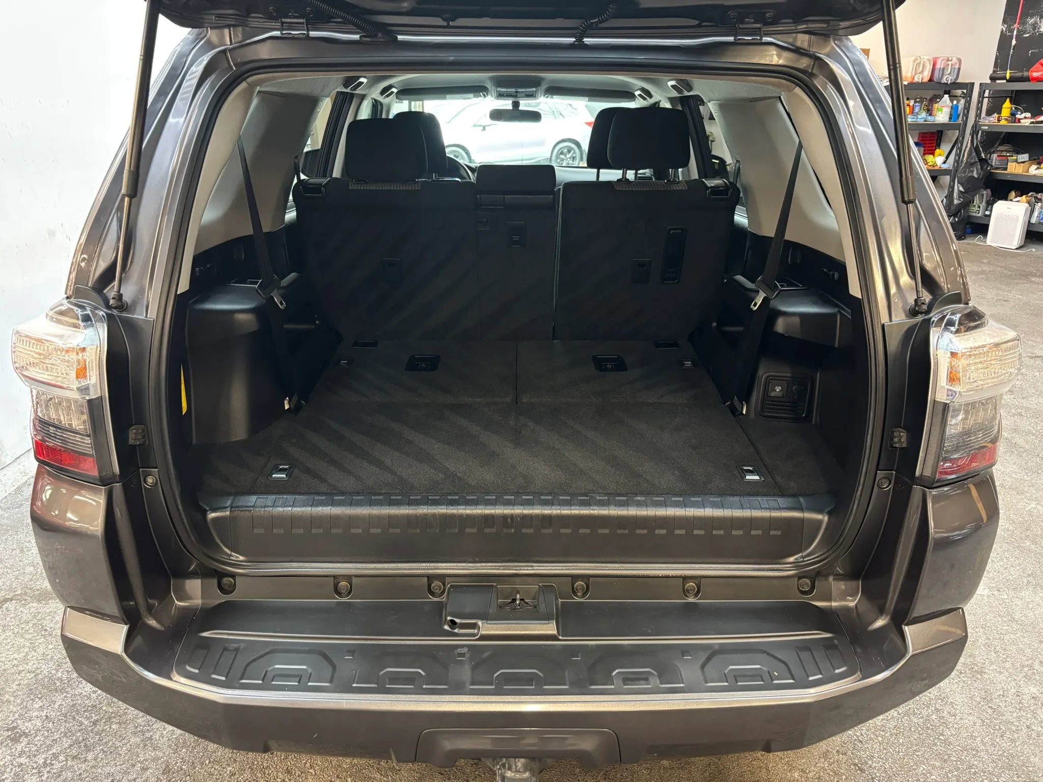 Used 2016 Toyota 4Runner SR5 image 28
