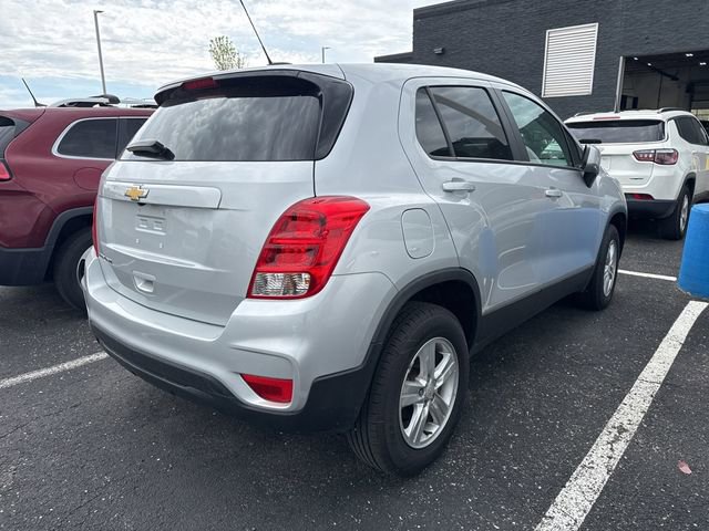 Used 2022 Chevrolet Trax LS w/ Tint and Cruise Package AWD/4WD image 3
