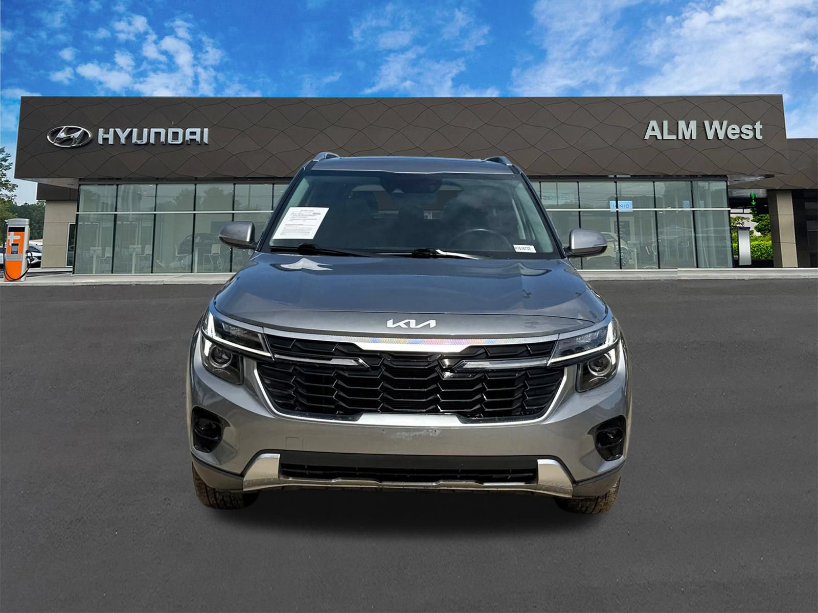 Used 2024 Kia Seltos EX AWD/4WD image 2