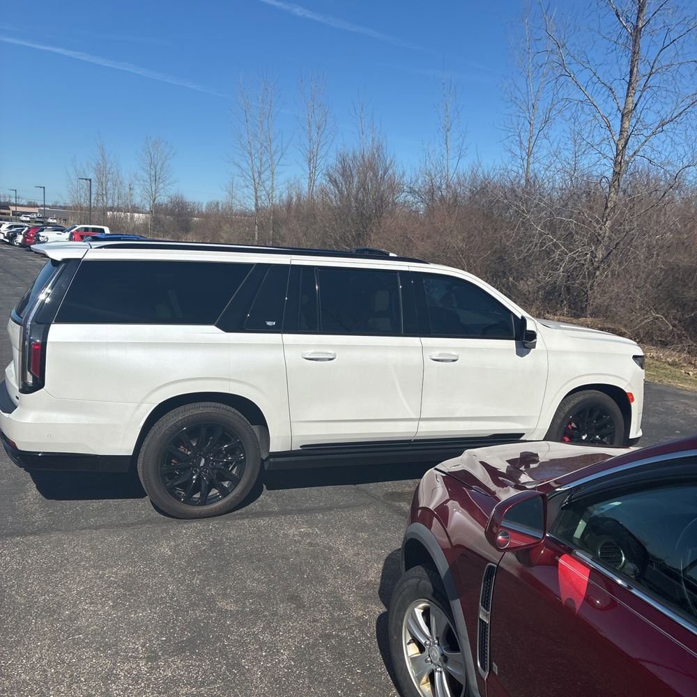 Used 2024 Cadillac Escalade ESV Sport Platinum w/ LPO, ONYX Package image 8