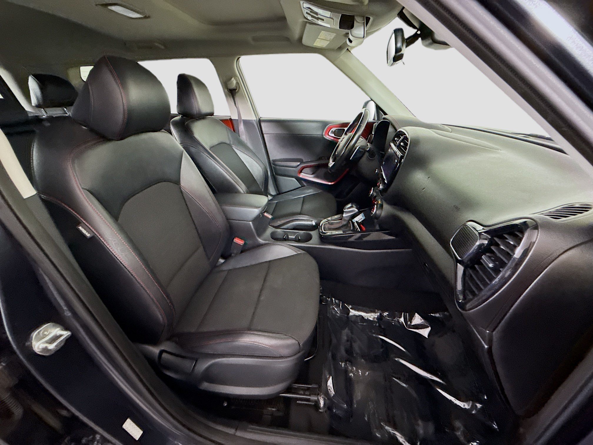 Used 2022 Kia Soul Turbo FWD image 29