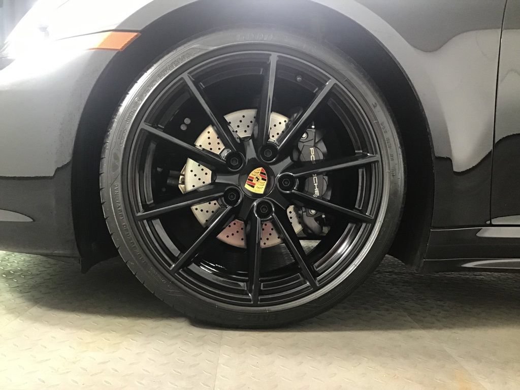 Certified 2024 Porsche 911 Targa 4 AWD/4WD image 11