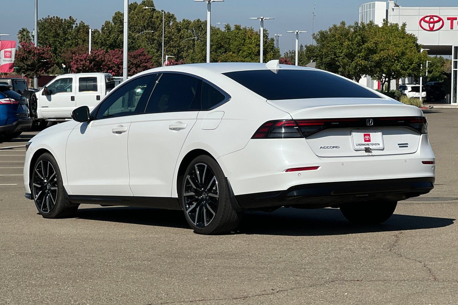 Used 2025 Honda Accord Touring image 6