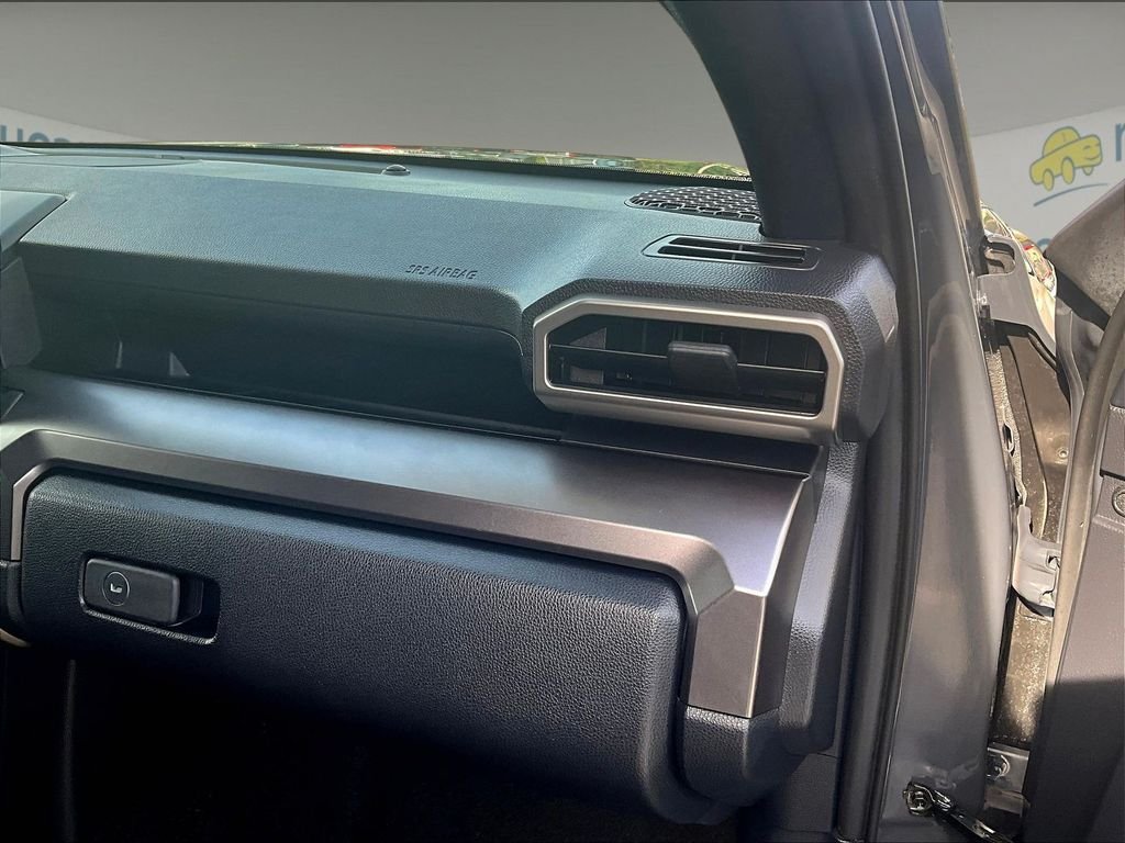 Used 2025 Toyota 4Runner SR5 AWD/4WD image 13