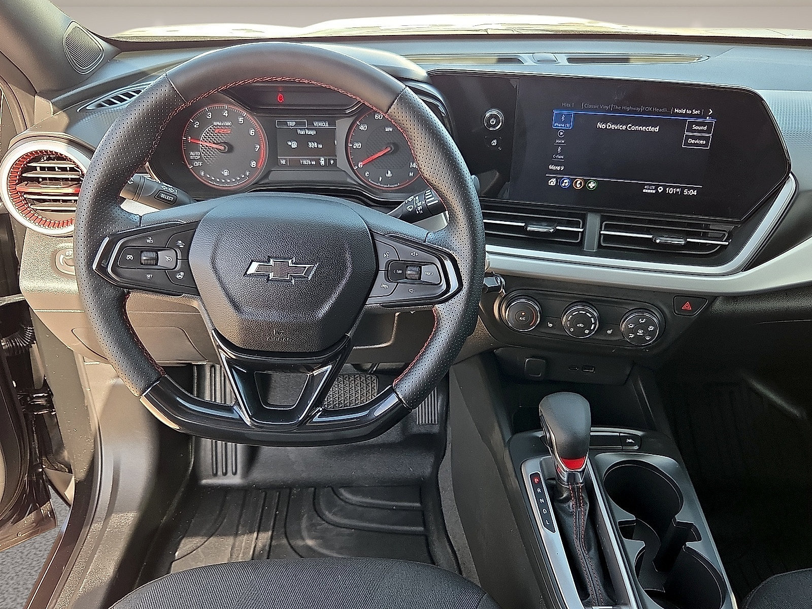 Used 2025 Chevrolet Trax RS FWD image 11