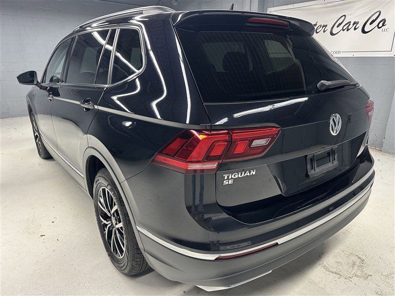 Used 2021 Volkswagen Tiguan SE w/ Panoramic Sunroof Package image 4