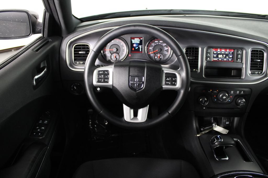 Used 2013 Dodge Charger SE w/ Connectivity Group RWD image 6