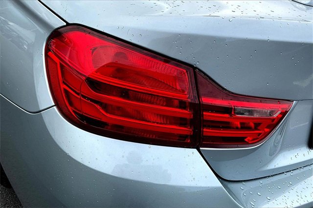 Used 2015 BMW M4 Convertible image 32