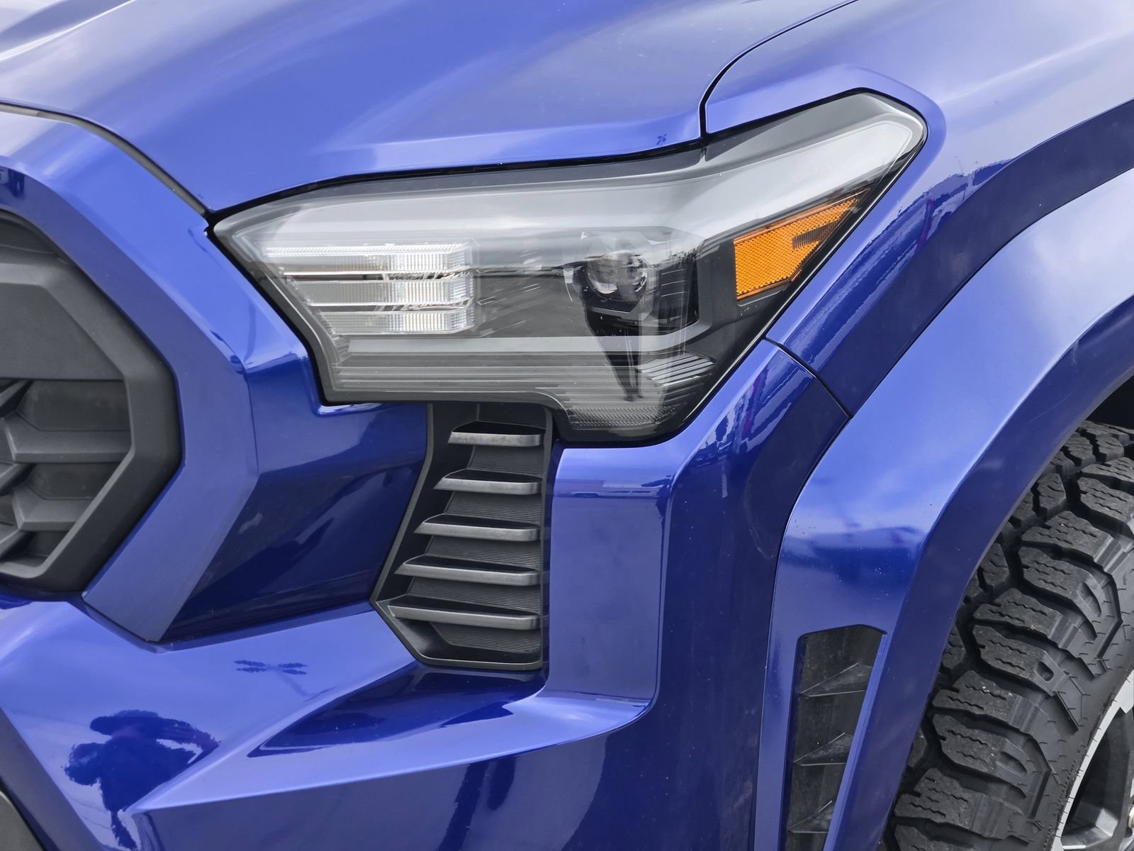 Used 2024 Toyota Tacoma TRD Sport AWD/4WD image 10