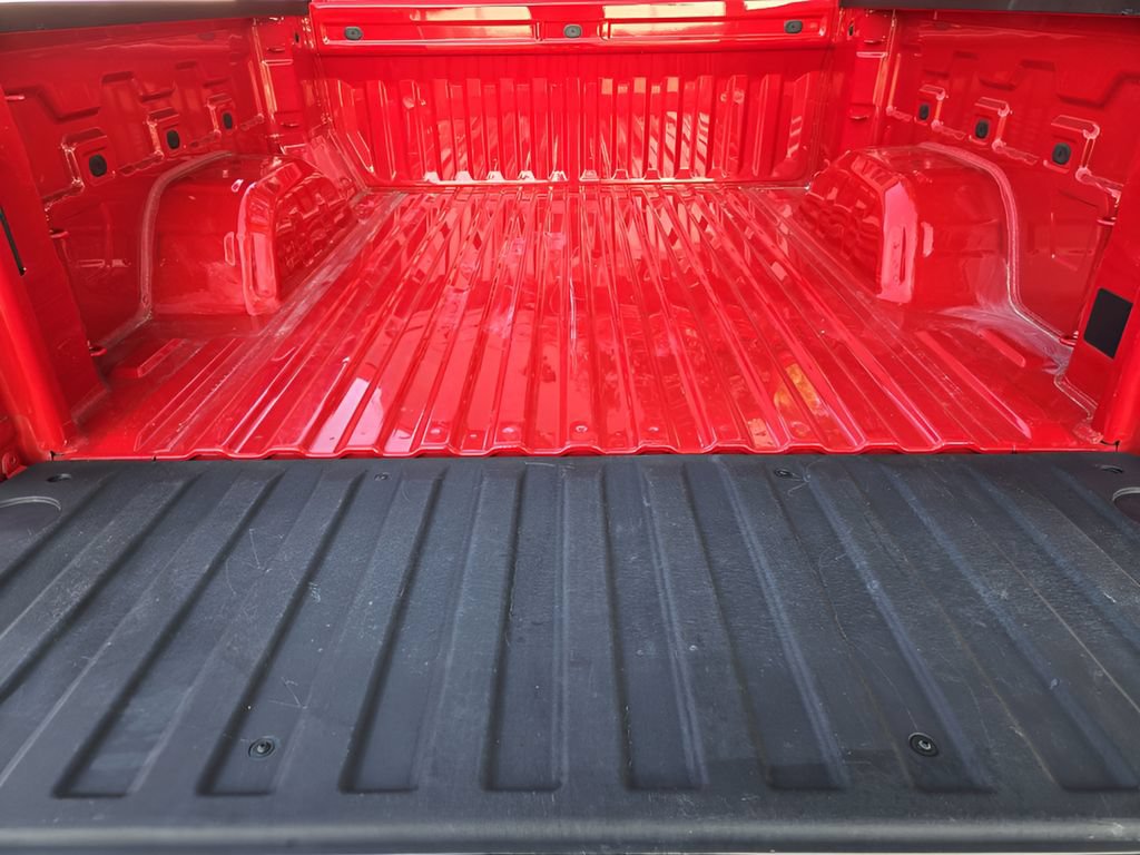 Used 2022 Chevrolet Silverado 1500 LT AWD/4WD image 30