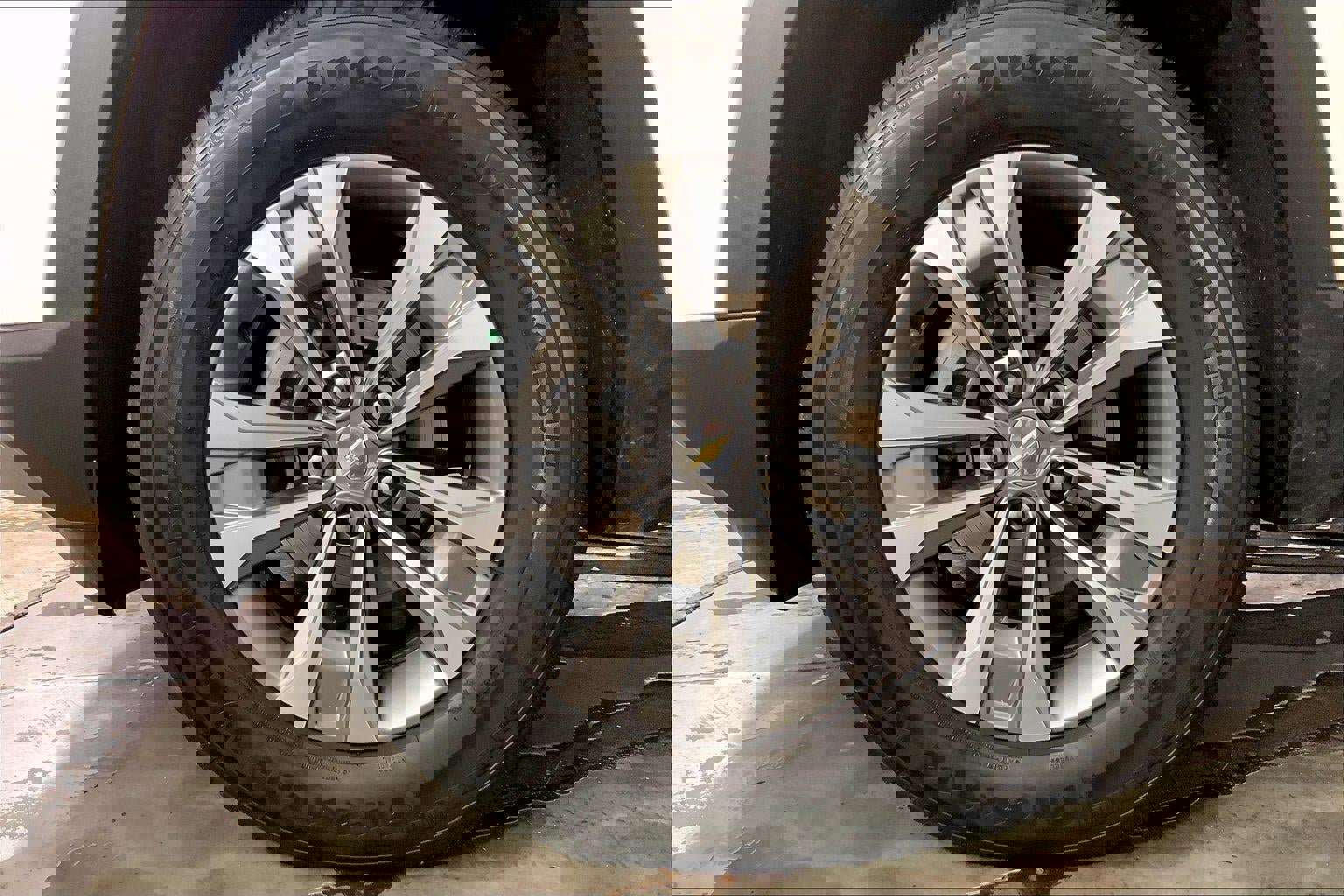 Used 2025 Chevrolet Equinox LT image 9