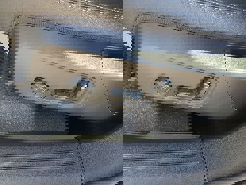 Used 2026 Volvo XC40 B5 Plus w/ Protection Package Premier image 16