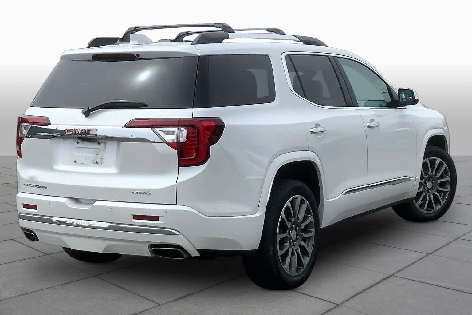 Used 2021 GMC Acadia Denali w/ Denali Ultimate Package AWD/4WD image 13