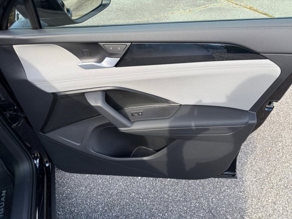 New 2026 Volkswagen Tiguan SE R-Line image 31