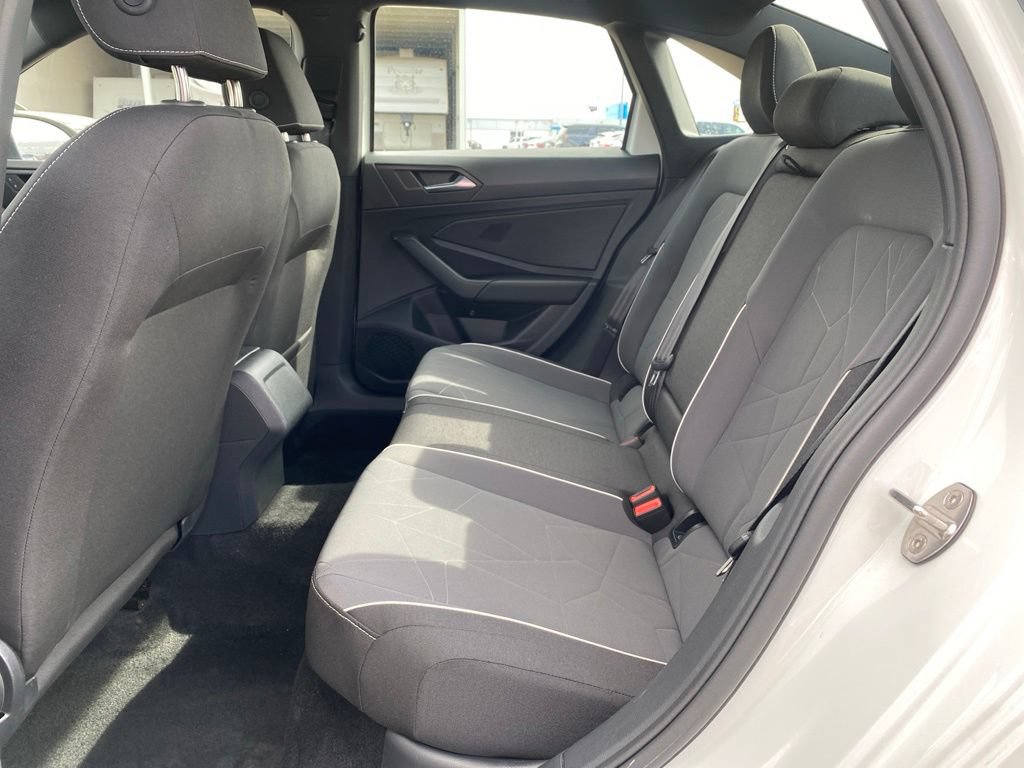 Used 2025 Volkswagen Jetta Sport FWD image 20