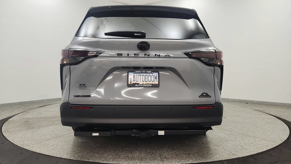 Used 2026 Toyota Sienna XLE Woodland Edition AWD/4WD image 15