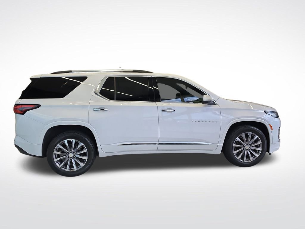 Used 2023 Chevrolet Traverse Premier FWD image 7