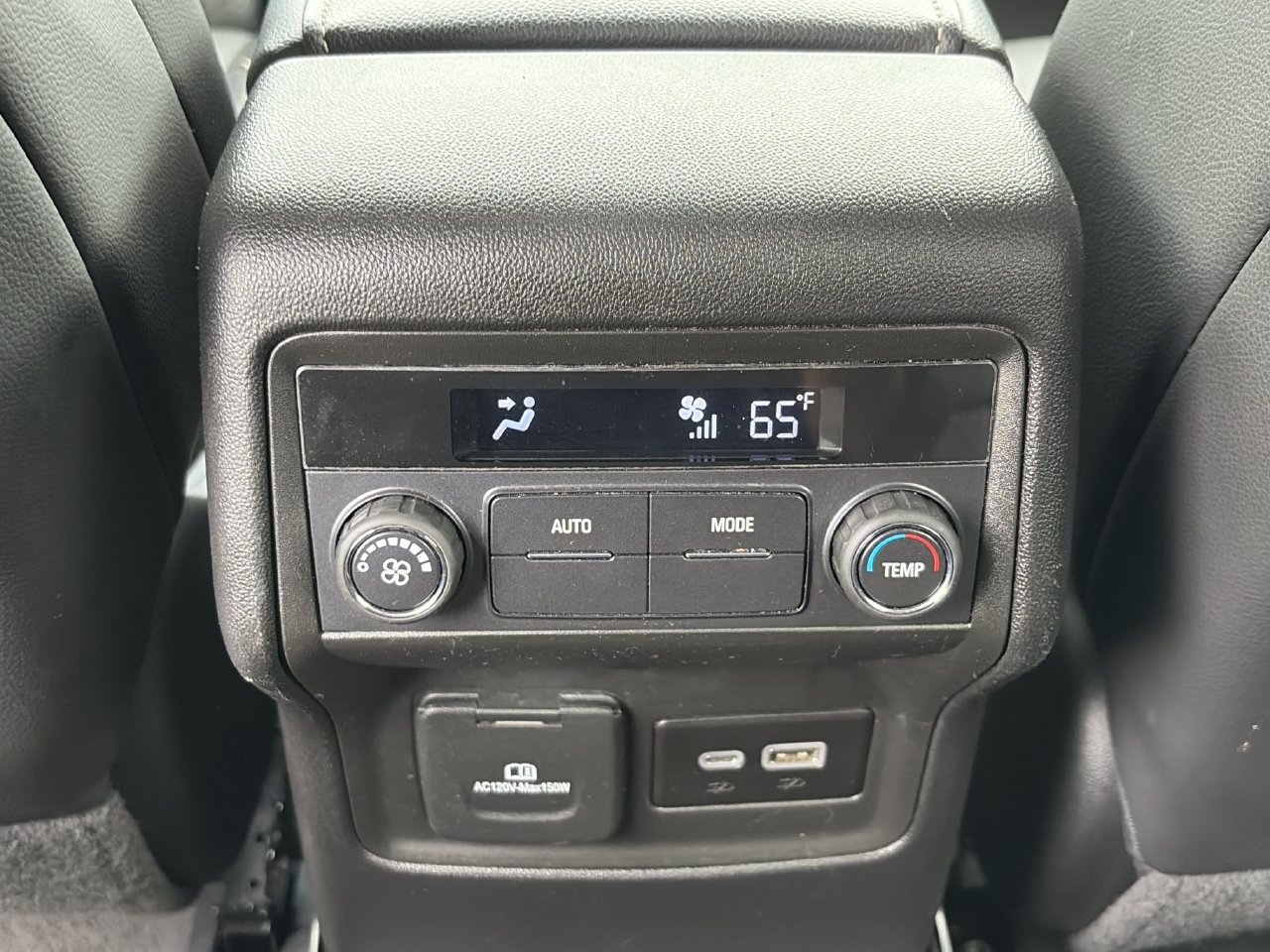 Used 2023 GMC Acadia SLT FWD image 23