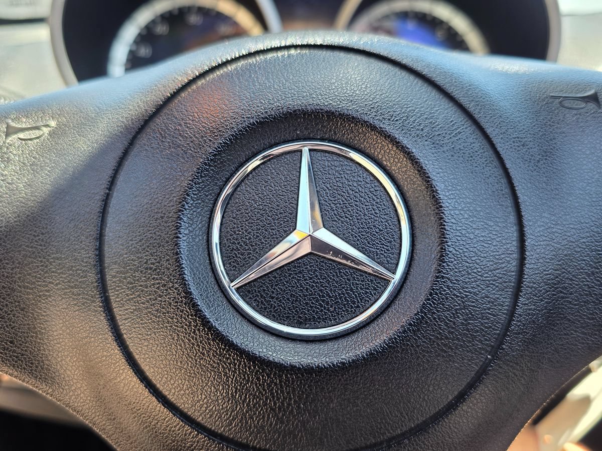 Used 2011 Mercedes-Benz SLK 350 image 23