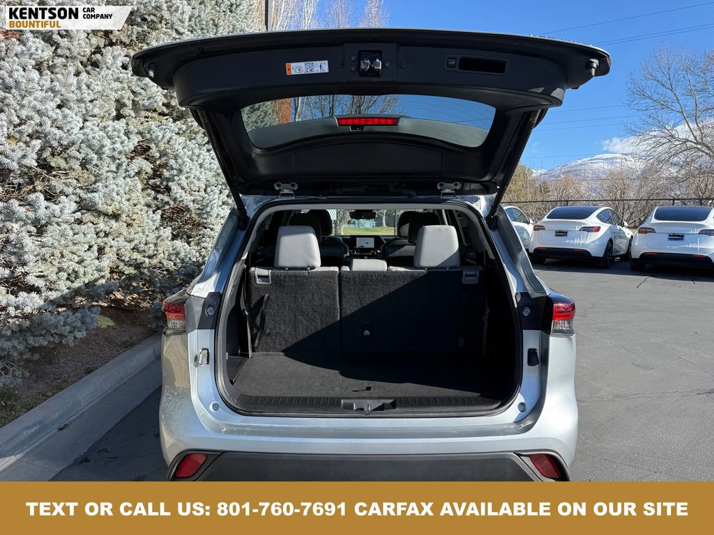 Used 2025 Toyota Highlander XLE image 37