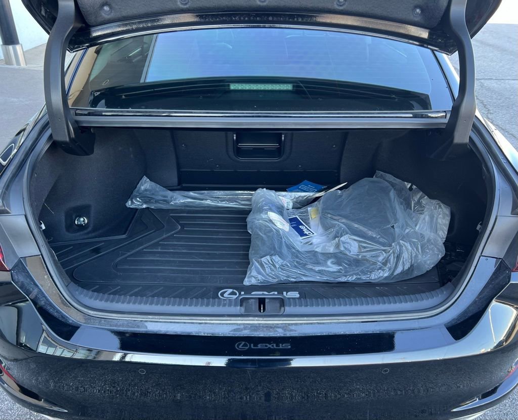 Used 2024 Lexus ES 350 Luxury w/ Accessory Package (Z2) image 27