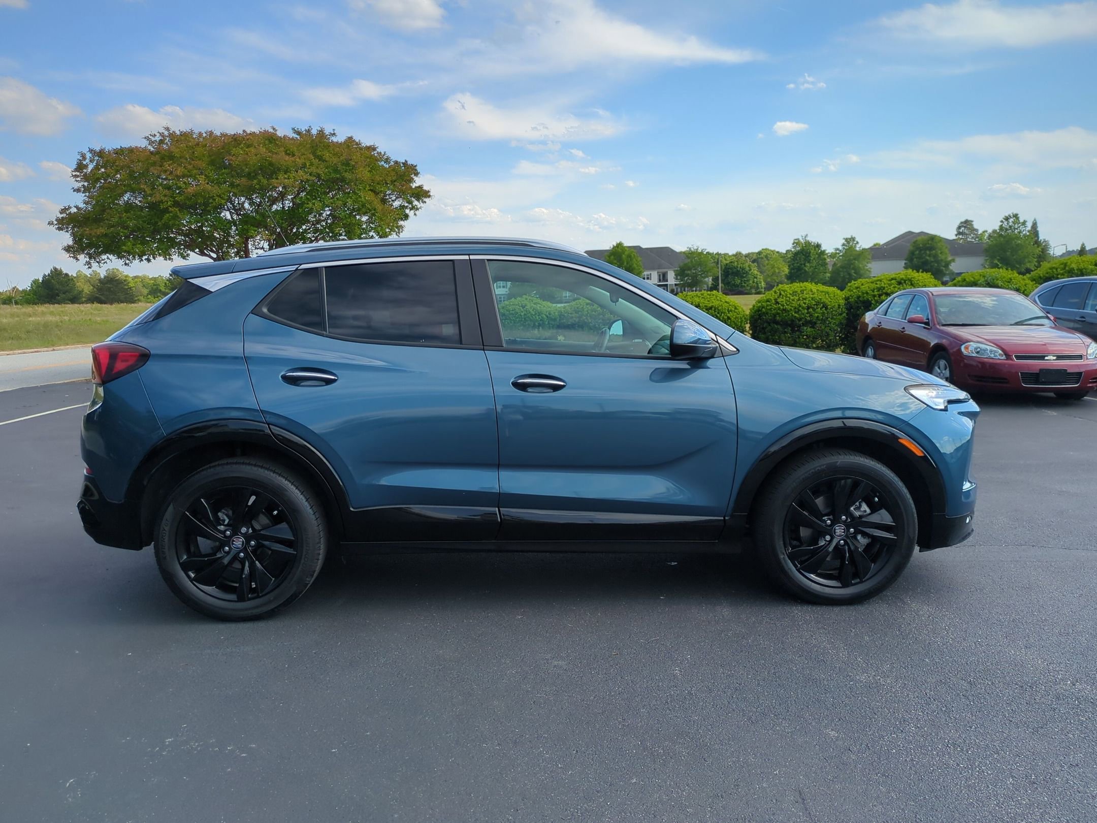 Certified 2024 Buick Encore GX Sport Touring w/ LPO, Trailering Package FWD image 11
