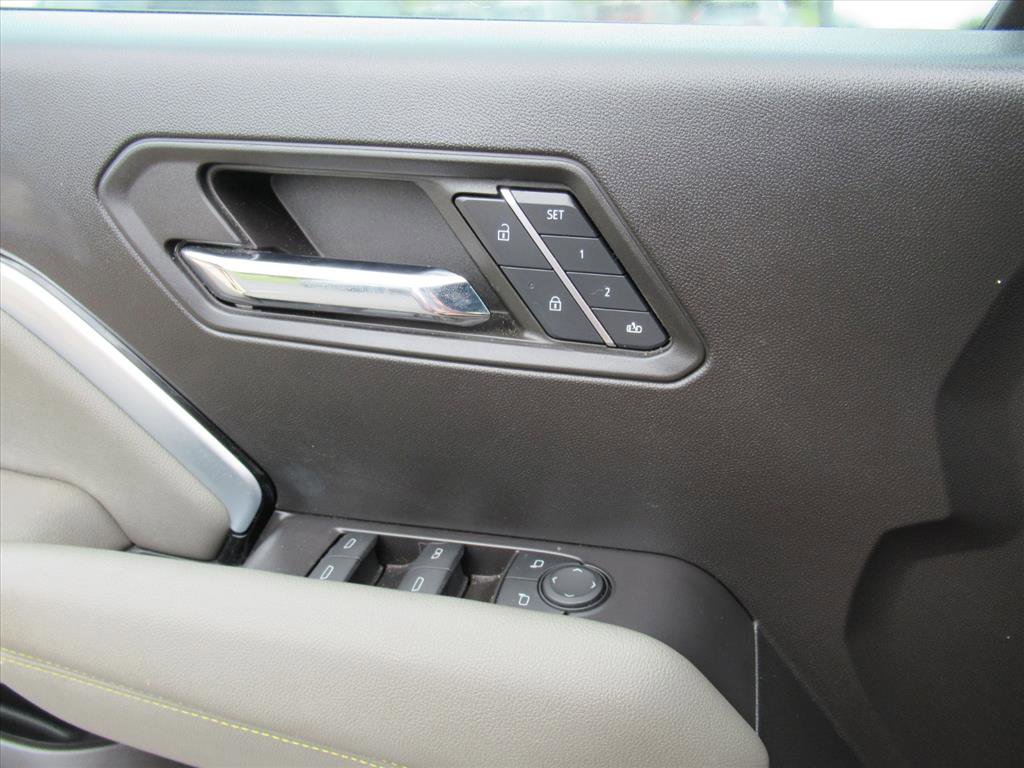 Used 2024 Chevrolet Colorado ZR2 w/ ZR2 Convenience Package III image 18