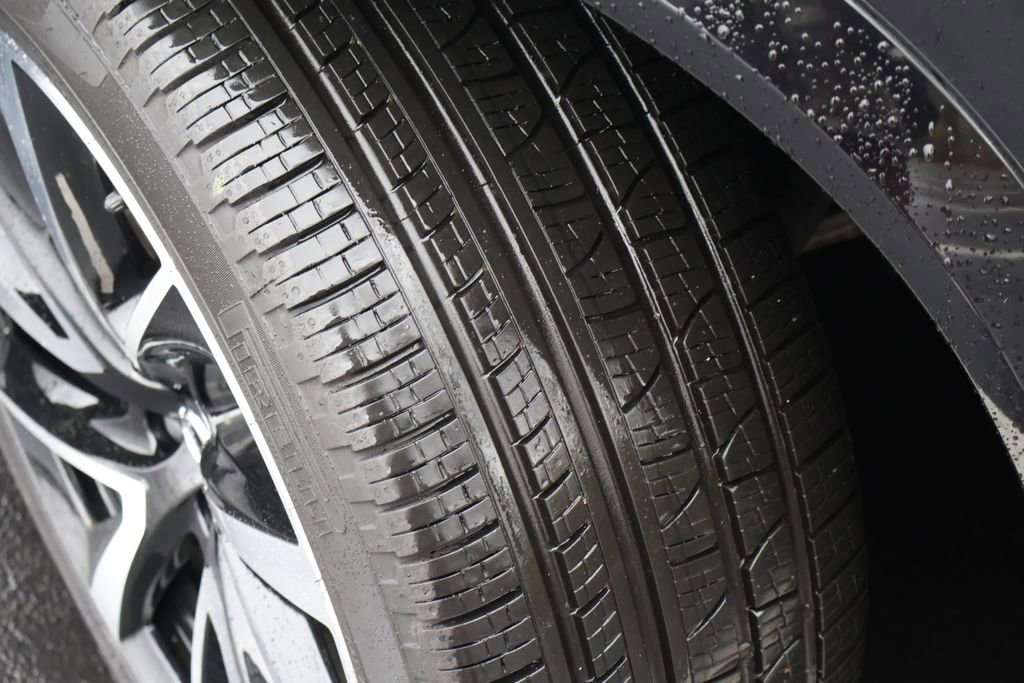 Used 2024 Volvo XC90 B6 Plus w/ Protection Package Premier image 12